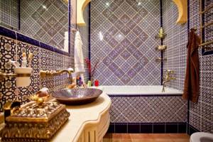 Богатая ванная комната в марокканском стиле фото