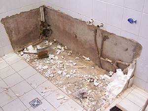 Демонтаж старой ванной