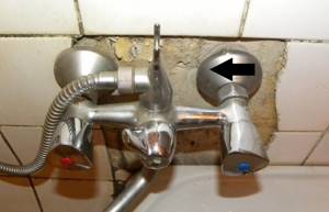 Как правильно демонтировать старый смеситель в ванной