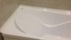 пример использования герметизации в ванной в ремонте квартиры