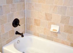 пример применения герметизации в ванной в отделке квартиры