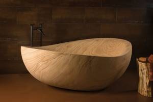 Светло-коричневая ванна из натурального камня