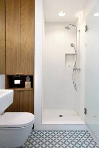 Ванная с душевой кабиной - дизайн интерьера фото