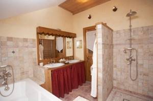 Ванная в стиле шале