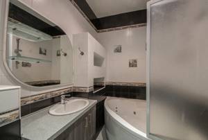 Зеркалов ванную изготовленное по индивидуальному эскизу